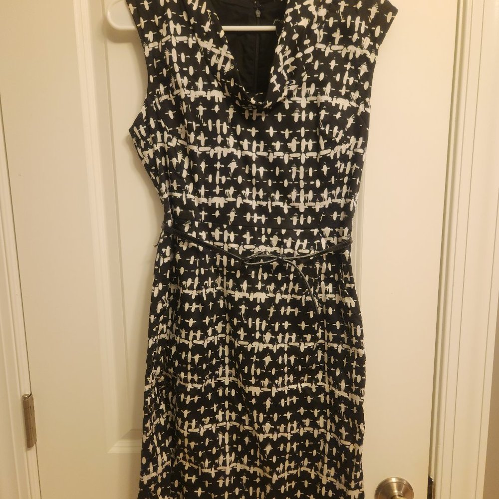 Ann Taylor Fully Lined Black and White Pattern Shift Dress - size 4